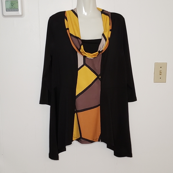 Su & Lola Colorblock Top - Picture 3 of 6